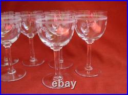 BACCARAT, St LOUIS, SERIE DE 6 VERRES A VIN EN CRISTAL GRAVE, DEBUT XXème