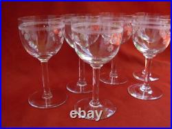 BACCARAT, St LOUIS, SERIE DE 6 VERRES A VIN EN CRISTAL GRAVE, DEBUT XXème