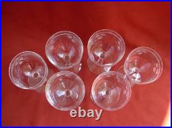 BACCARAT, St LOUIS, SERIE DE 6 VERRES A VIN EN CRISTAL GRAVE, DEBUT XXème