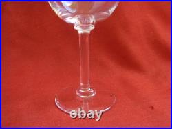 BACCARAT, St LOUIS, SERIE DE 6 VERRES A VIN EN CRISTAL GRAVE, DEBUT XXème