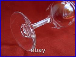 BACCARAT, St LOUIS, SERIE DE 6 VERRES A VIN EN CRISTAL GRAVE, DEBUT XXème