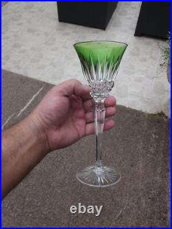 Baccarat Saint Louis 2 grands verres à vin Couleur bleue et vert à pied cristal Baccarat Saint Louis 2 grands verres à vin Couleur bleue et vert à pied cristal