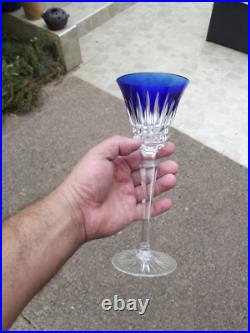 Baccarat Saint Louis 2 grands verres à vin Couleur bleue et vert à pied cristal Baccarat Saint Louis 2 grands verres à vin Couleur bleue et vert à pied cristal