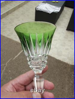 Baccarat Saint Louis 2 grands verres à vin Couleur bleue et vert à pied cristal Baccarat Saint Louis 2 grands verres à vin Couleur bleue et vert à pied cristal