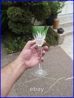 Baccarat Saint Louis 2 grands verres à vin Couleur bleue et vert à pied cristal Baccarat Saint Louis 2 grands verres à vin Couleur bleue et vert à pied cristal