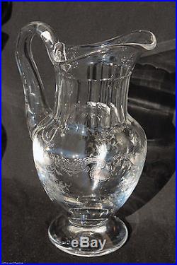 Broc à eau sur piédouche en cristal de Saint Louis modèle Cléo