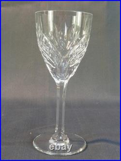 CRISTAL de SAINT-LOUIS 11 verres a Vin blanc modele CHANTILLY 15,3 cm