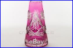 Carafe à liqueur rose en Baccarat ou Saint-Louis. Pink cordial decanter