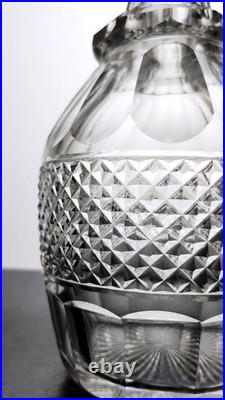 Carafe ancienne en cristal Saint-Louis Modèle Trianon (avant 1936) Carafe ancienne en cristal Saint-Louis Modèle Trianon (avant 1936)