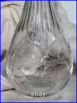 Carafe en cristal de Saint Louis Gravée Taillée Carafe en cristal de Saint Louis Gravée Taillée