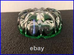 Cendrier overlay vert en cristal de Saint Louis Cendrier overlay vert en cristal de Saint Louis
