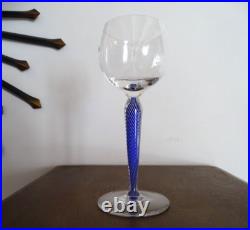 Cristal Saint Louis Rare verre à vin pied filigrané bleu signé 19,5 cm Lot 4