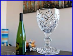 Cristal Saint Louis, Versailles. 6 verres à vin rouge/blanc. H10,8cm. Estampillé Cristal Saint Louis, Versailles. 6 verres à vin rouge/blanc. H10,8cm. Estampillé