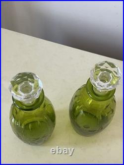 Deux Carafe A Liqueur En Cristal Gravé Saint Louis