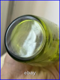 Deux Carafe A Liqueur En Cristal Gravé Saint Louis