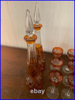Ensemble de 11 verres et 2 carafons en cristal de Saint Louis (prix du lot)