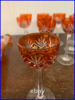 Ensemble de 11 verres et 2 carafons en cristal de Saint Louis (prix du lot)