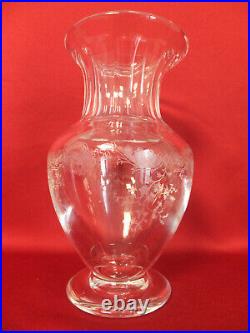 Grand Vase En Cristal Taillé De Saint Louis Avec Décor De Frise Florale Gravé