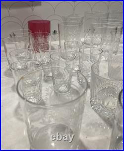 Gros lot de 30 gobelets en cristal taillé / gravé Baccarat St-Louis Daum