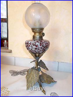 Lampe à pétrole art nouveau en bronze, pate de verre cristal signé Saint Louis