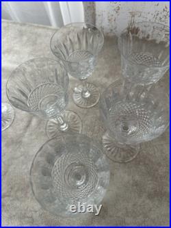 Lot De 5 Verres À Vin Dépareillé Et Retaillé En Cristal Saint Louis Tommy