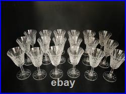 Lot de 6 verres à vin blanc cristal taillé Saint ST Louis modèle Tarn 14 cm Lot de 6 verres à vin blanc cristal taillé Saint ST Louis modèle Tarn 14 cm