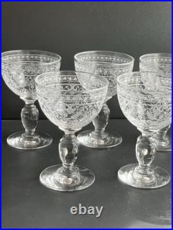 Lot de 7 Verres à Liqueur En Cristal Gravé Baccarat St Louis