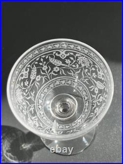Lot de 7 Verres à Liqueur En Cristal Gravé Baccarat St Louis