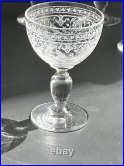 Lot de 7 Verres à Liqueur En Cristal Gravé Baccarat St Louis