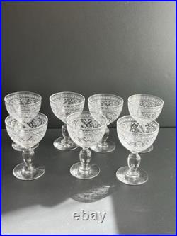 Lot de 7 Verres à Liqueur En Cristal Gravé Baccarat St Louis