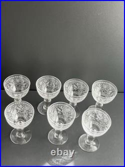 Lot de 7 Verres à Liqueur En Cristal Gravé Baccarat St Louis