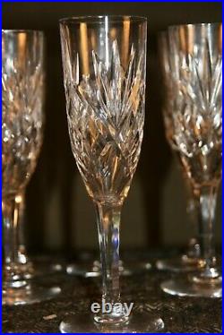 Lot de 8 flutes à Champagne estampillés au tampon cristal St Louis France