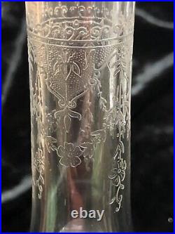 Paire d'anciennes carafe en cristal gravé numéroté Saint Louis sans bouchon