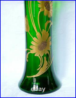 Paire de vases en CRISTAL DE SAINT LOUIS vert sapin, décor floral à l'or fin