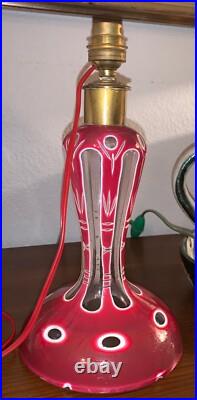 Pied de lampe en cristal overlay blanc rouge Baccarat Vierzon St Louis