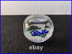 Presse papier fleures bleue en cristal de Saint Louis