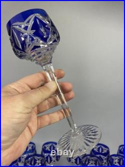 SAINT-LOUIS 11 verres à vin d'Alsace en cristal taillé et coloré Hauteur 20,7 cm