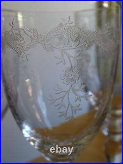 SAINT LOUIS 4 ANCIENS VERRES A VIN CRISTAL MODELE GRAVURE LOUISE 1293 ht 14,5 cm