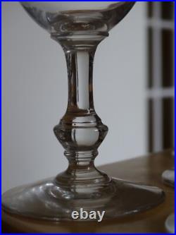 SAINT LOUIS 4 ANCIENS VERRES A VIN ROUGE CRISTAL GRAVURE STYLE EMPIRE ht 13 cm