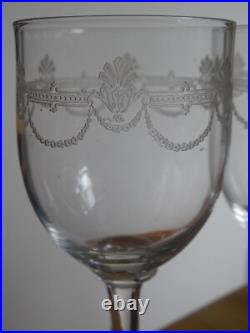 SAINT LOUIS 4 ANCIENS VERRES A VIN ROUGE CRISTAL GRAVURE STYLE EMPIRE ht 13 cm