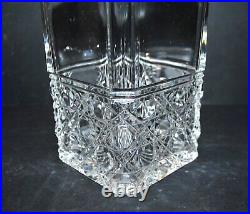 SAINT-LOUIS Carafe à whisky Diamant Pierreries en cristal taillé signé 25cm SAINT-LOUIS Carafe à whisky Diamant Pierreries en cristal taillé signé 25cm