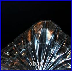 SAINT-LOUIS Carafe à whisky Diamant Pierreries en cristal taillé signé 25cm SAINT-LOUIS Carafe à whisky Diamant Pierreries en cristal taillé signé 25cm