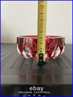 SAINT LOUIS Cendrier Ciselé Cristal Rouge Et Blanc diam. 15cm Made In France