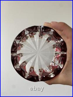 SAINT LOUIS Cendrier Ciselé Cristal Rouge Et Blanc diam. 15cm Made In France
