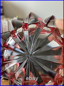SAINT LOUIS Cendrier Ciselé Cristal Rouge Et Blanc diam. 15cm Made In France