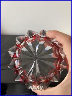 SAINT LOUIS Cendrier Ciselé Cristal Rouge Et Blanc diam. 15cm Made In France