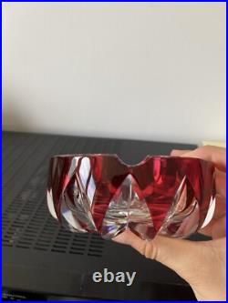 SAINT LOUIS Cendrier Ciselé Cristal Rouge Et Blanc diam. 15cm Made In France