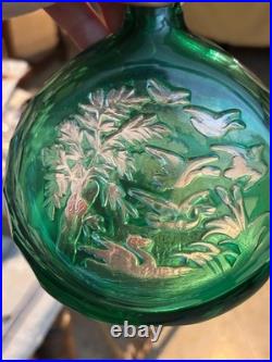 SAINT-LOUIS Flasque à alcool, en overlay de cristal, scène de chasse + coffret