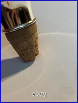 SAINT-LOUIS Flasque à alcool, en overlay de cristal, scène de chasse + coffret