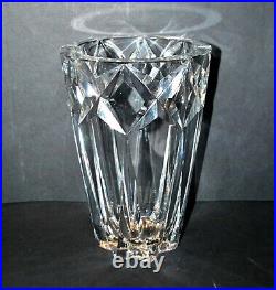 SAINT-LOUIS Grand vase moderniste DESIGN en cristal taillé profond biseaux signé